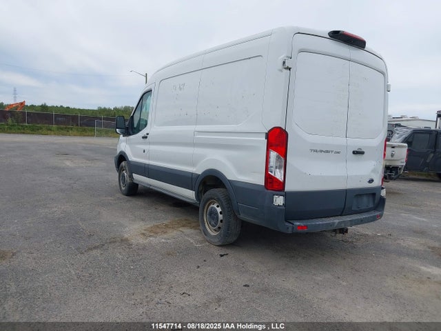 Ford Transit 2018 1FTYR1CM5JKB48762 Image 3