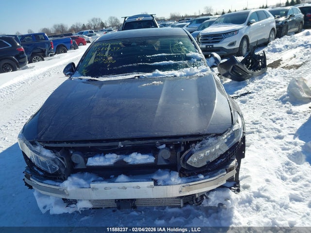 1HGCV1F90JA807500 Honda Accord Touring