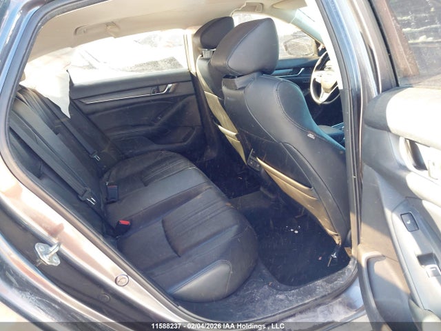 1HGCV1F90JA807500 Honda Accord Touring