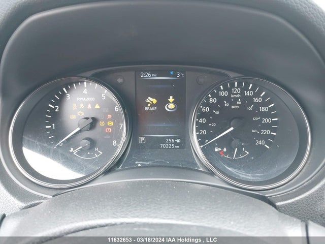 JN1BJ1CR7HW122176 Nissan 2017