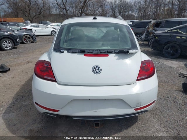 3VWJD7AT7JM723043 Volkswagen Beetle Se