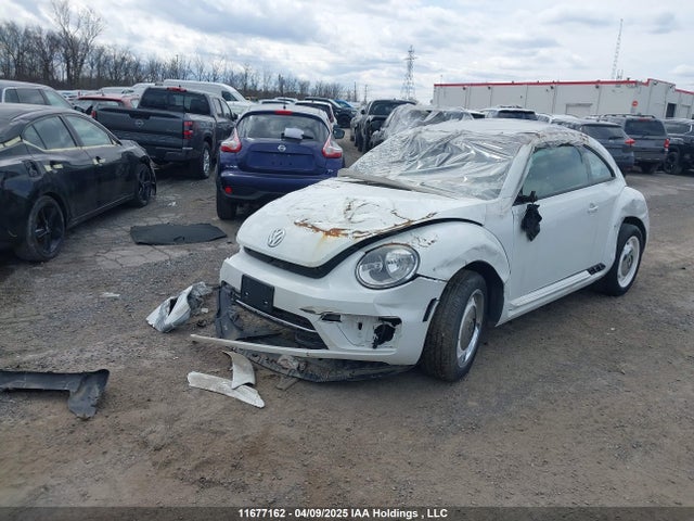 3VWJD7AT7JM723043 Volkswagen Beetle Se