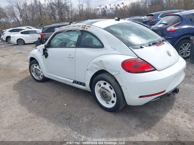 3VWJD7AT7JM723043 Volkswagen Beetle Se
