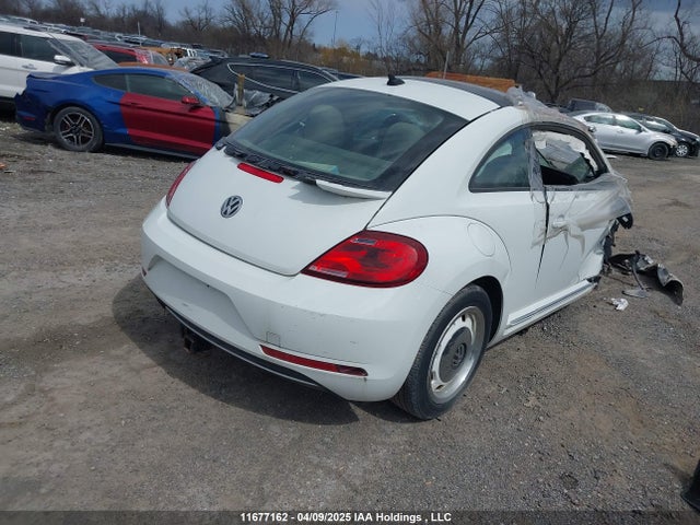 3VWJD7AT7JM723043 Volkswagen Beetle Se