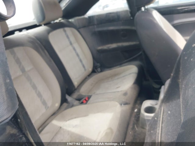 3VWJD7AT7JM723043 Volkswagen Beetle Se