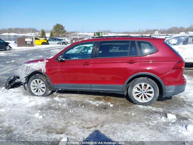 3VV0B7AX9JM158867 Volkswagen TIGUAN S