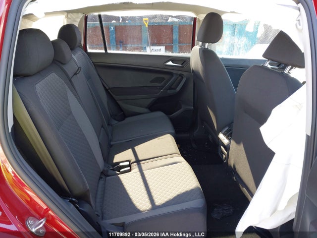 3VV0B7AX9JM158867 Volkswagen TIGUAN S