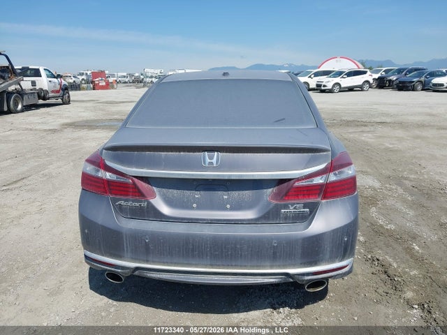 11723340 :رقم المزاد ، 1HGCR3F96HA800836 vin ، 2017 Honda Accord Touring مزاد بيع