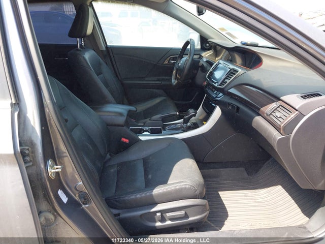 11723340 :رقم المزاد ، 1HGCR3F96HA800836 vin ، 2017 Honda Accord Touring مزاد بيع