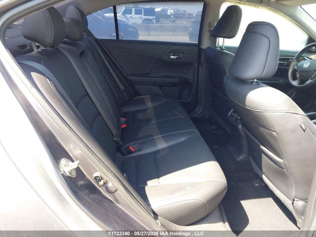11723340 :رقم المزاد ، 1HGCR3F96HA800836 vin ، 2017 Honda Accord Touring مزاد بيع