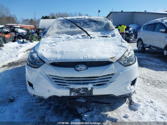 KM8JT3AFXFU055181 Hyundai Tucson Gl