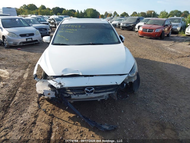 JM1BN1V70J1159800 Mazda pe
