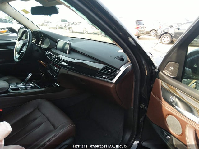 BMW 2015 2015 5UXKR0C54F0P11438 Image 5