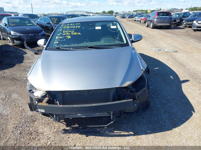 Hyundai 2017 2017 5NPD74LF1HH070982 Image 13