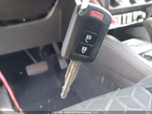 JA4AJUAU7NU600423 Mitsubishi mivec