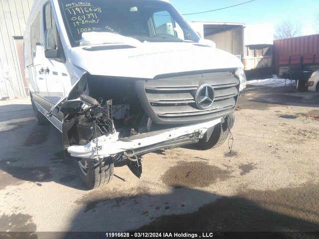 WD4BF1CD2KP064391 Mercedes-Benz om 642 with brake assist