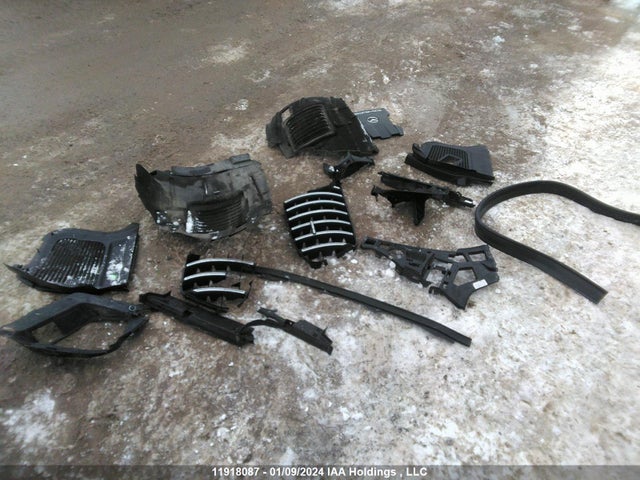 4JGFD8KB9NA828878 Mercedes-Benz m176