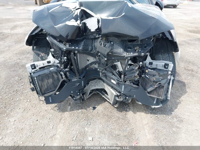 4JGFD8KB9NA828878 Mercedes-Benz m176