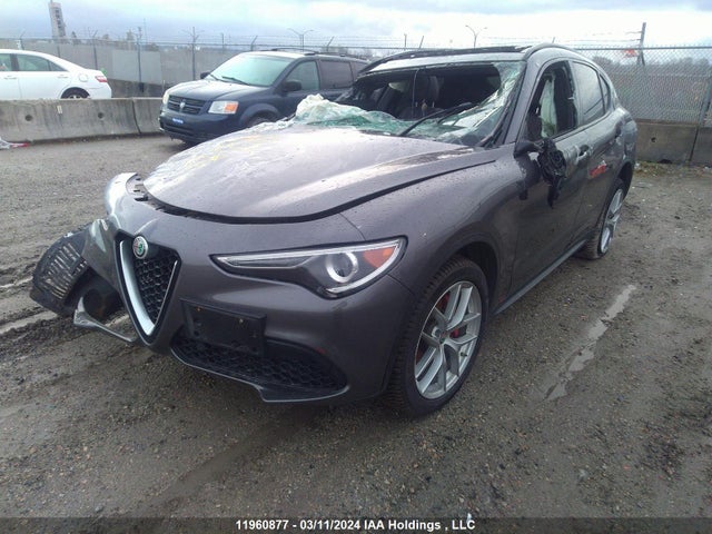 Alfa Romeo 2018 2018 ZASFAKNN6J7C05068 Image 2