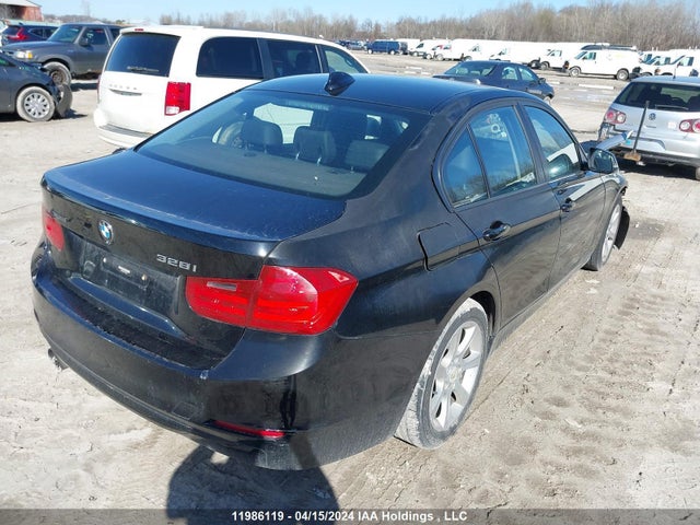 2013 Bmw 3 Series მანქანა იყიდება აუქციონზე, vin: WBA3B3C56DF534622, აუქციონის ნომერი: 11986119