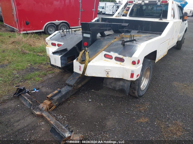 11995559 :رقم المزاد ، 1FDAF56F7XEC61713 vin ، 1999 Ford F550 Super Duty مزاد بيع