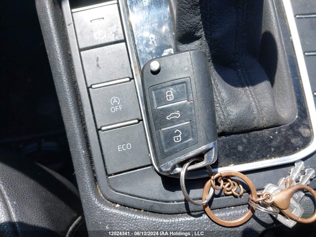 3VWE57BU9KM222811 Volkswagen 1.8 tsi