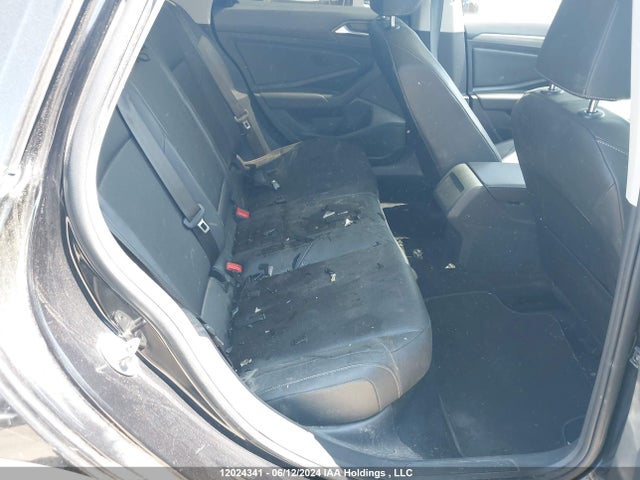 3VWE57BU9KM222811 Volkswagen 1.8 tsi