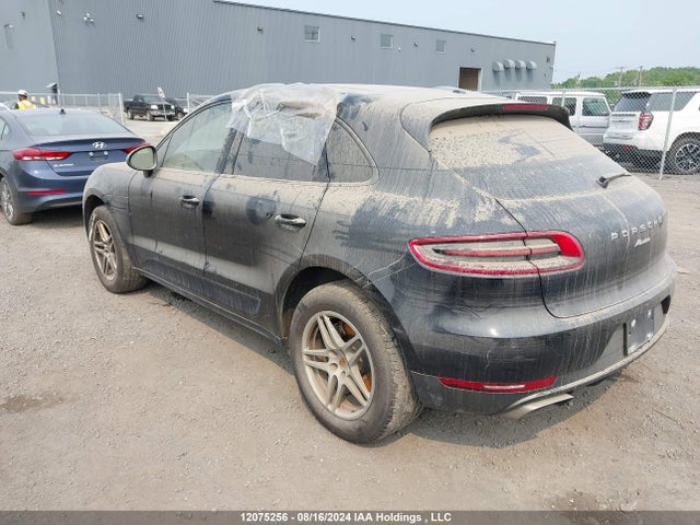 Porsche Macan 2018 WP1AA2A57JLB09674 Image 3