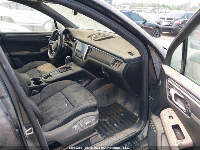 Porsche Macan 2018 WP1AA2A57JLB09674 Image 5