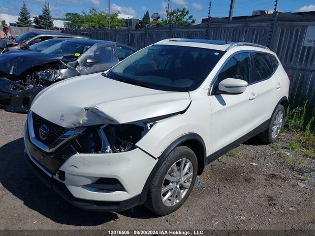 JN1BJ1CV4LW267973 Nissan Qashqai Sv 4d