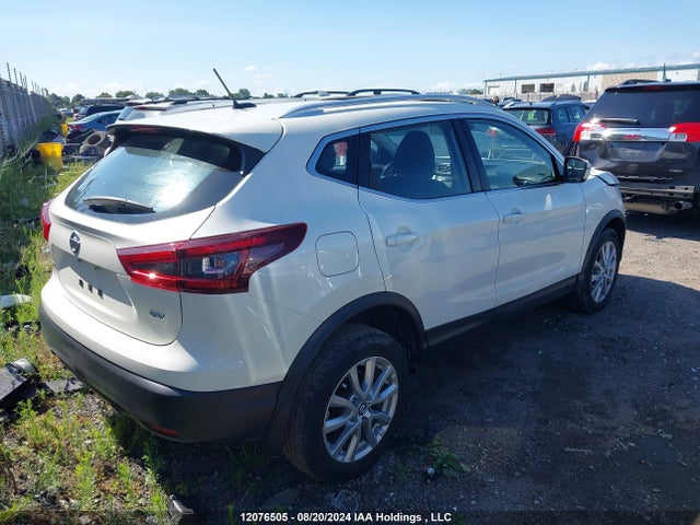 JN1BJ1CV4LW267973 Nissan Qashqai Sv 4d