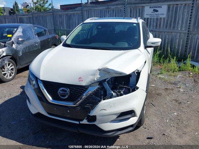 JN1BJ1CV4LW267973 Nissan Qashqai Sv 4d
