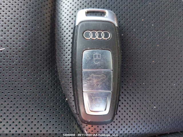 WA1CVAF13KD028093 Audi Q8
