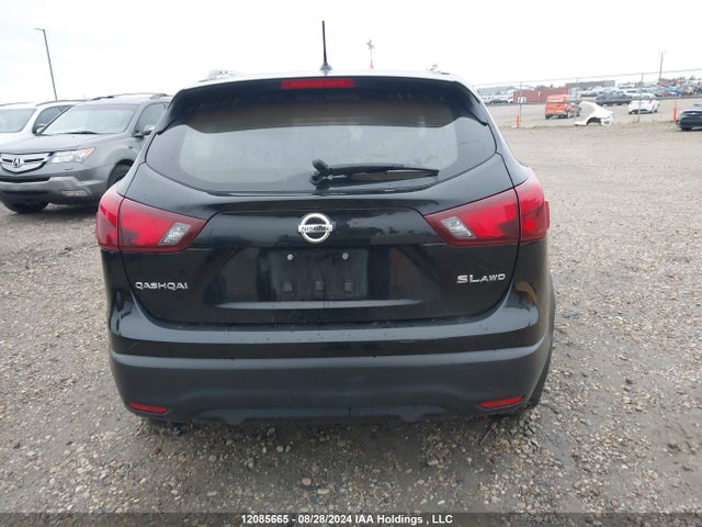 JN1BJ1CR7HW115910 Nissan 2017