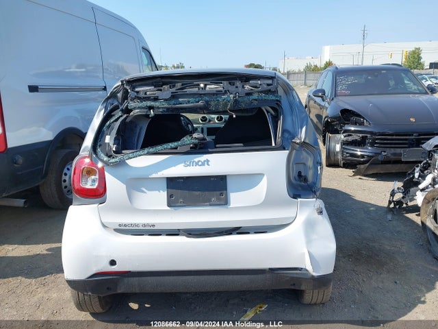 Smart M780 2018 WMEFJ9BA9JK267209 Image 17