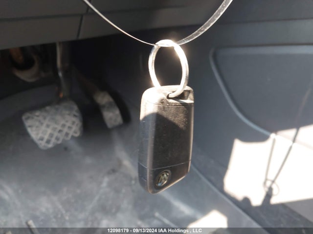 Volkswagen fsi 2018 1V2MR2CA5JC550204 Image 11