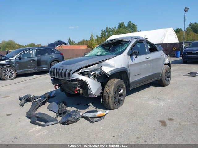 1C4PJMBB3JD592733 Jeep Cherokee