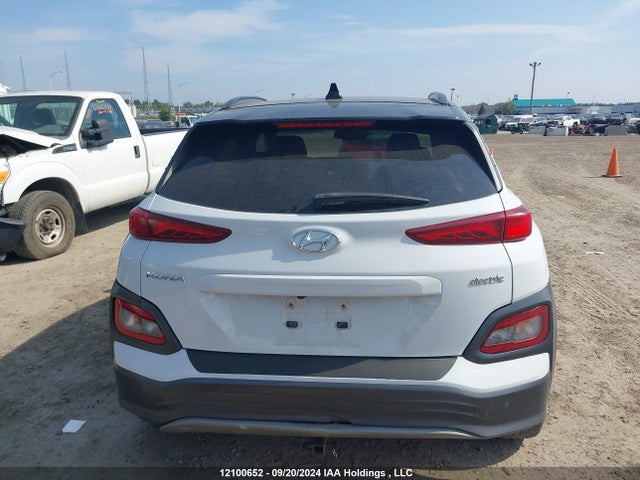 KM8K23AGXMU113559 Hyundai Kona Electric Preferred With Two-tone Roof