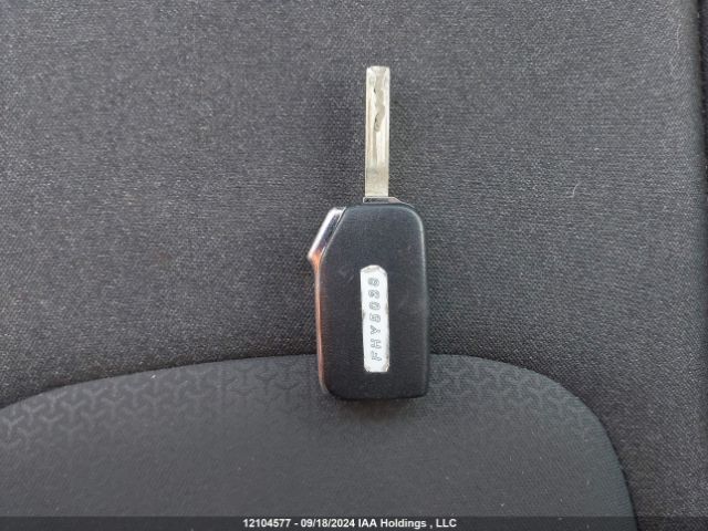 KNDNB5H30N6098611 KIA Carnival Lx