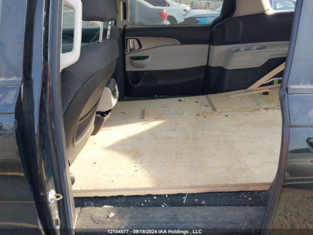 KNDNB5H30N6098611 KIA Carnival Lx