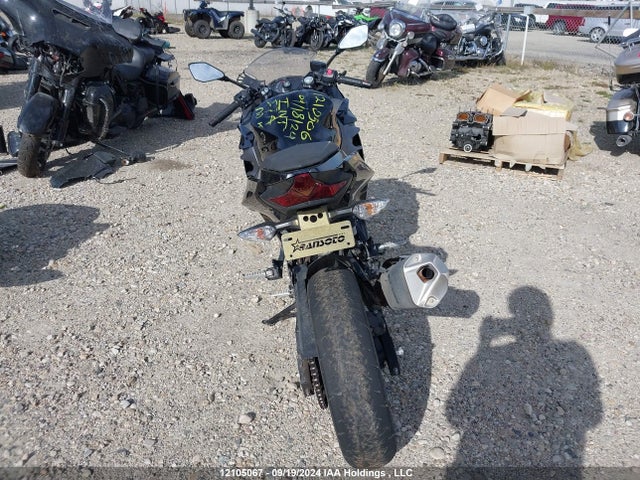 2020 Kawasaki Ex400 მანქანა იყიდება აუქციონზე, vin: JKAEXKG10LDA77814, აუქციონის ნომერი: 12105067