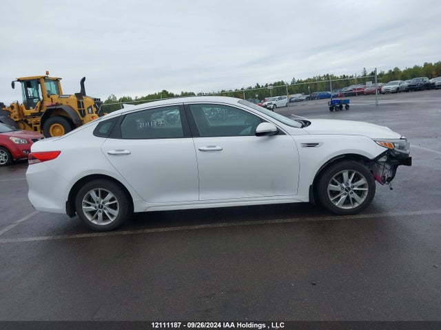 KIA Optima 2017 5XXGT4L36HG150417 Image 14