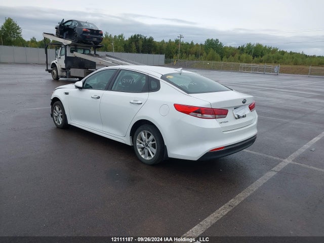 KIA Optima 2017 5XXGT4L36HG150417 Image 3