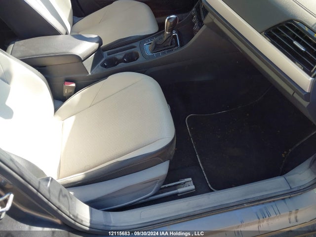 3VWE57BU9KM023743 Volkswagen 1.8 tsi
