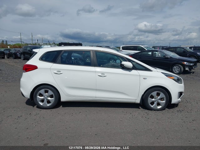 Продаж на аукціоні авто 2016 Kia Rondo, vin: KNAHT8A33G7134274, номер лоту: 12117076