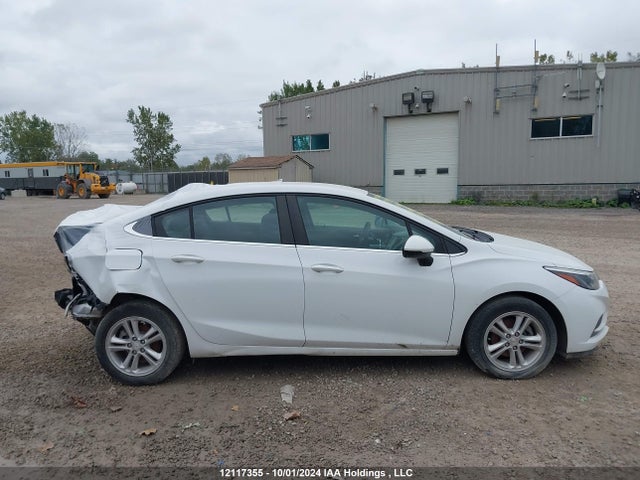 1G1BE5SM2J7156257 Chevrolet Cruze