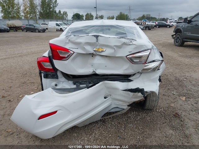 1G1BE5SM2J7156257 Chevrolet Cruze