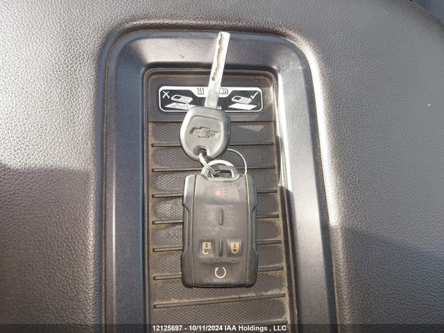 12125697 :رقم المزاد ، 3GCUKSEC8JG559142 vin ، 2018 Chevrolet Silverado 1500 مزاد بيع