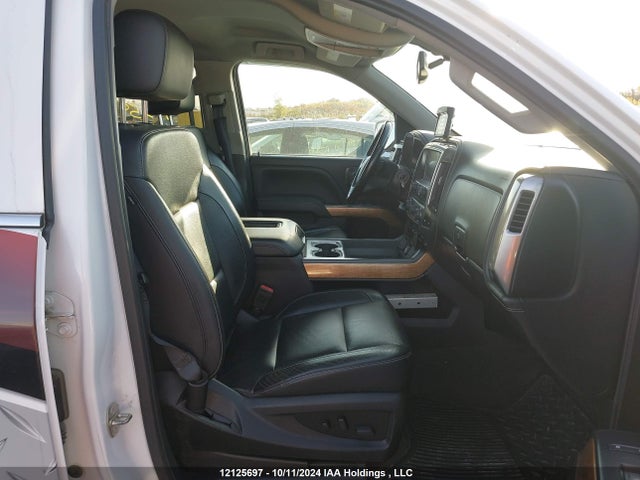 12125697 :رقم المزاد ، 3GCUKSEC8JG559142 vin ، 2018 Chevrolet Silverado 1500 مزاد بيع