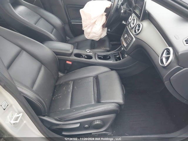WDDSJ4GB5JN509094 Mercedes-Benz CLA-Class